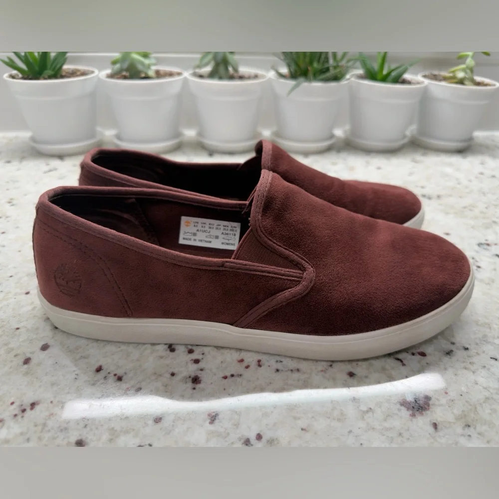 Timberland Women's Suede Slip-On Sneakers‎ – Burgundy